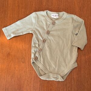 🍓3/$10 Rabbit + Bear Organic Ribbed Green Baby One Piece size 0-3m